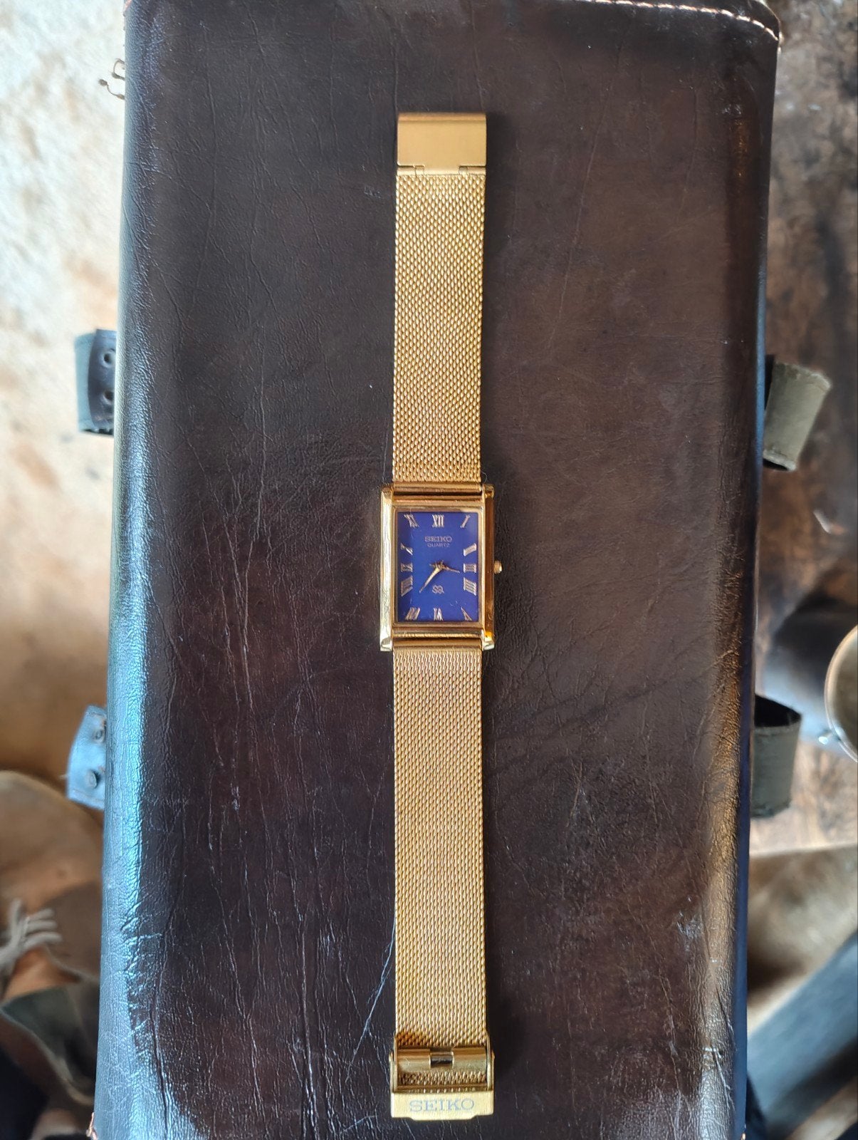 Seiko Quartz Horloge Goudkleurig met Blauwe Wijzerplaat, Sieraden, Tassen en Uiterlijk, Polshorloge, Overige materialen, Ophalen of Verzenden