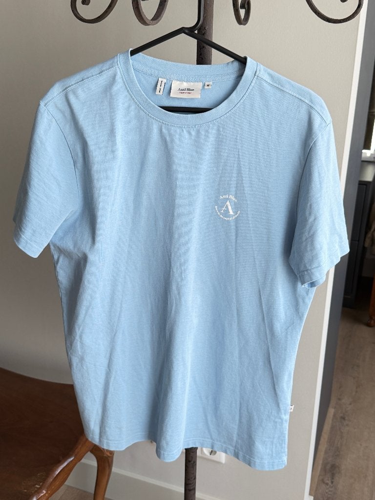 Als nieuw. Maat M. Anti Blue. T-shirt., Ophalen of Verzenden, Zo goed als nieuw, Anti Blue, Maat 48/50 (M)