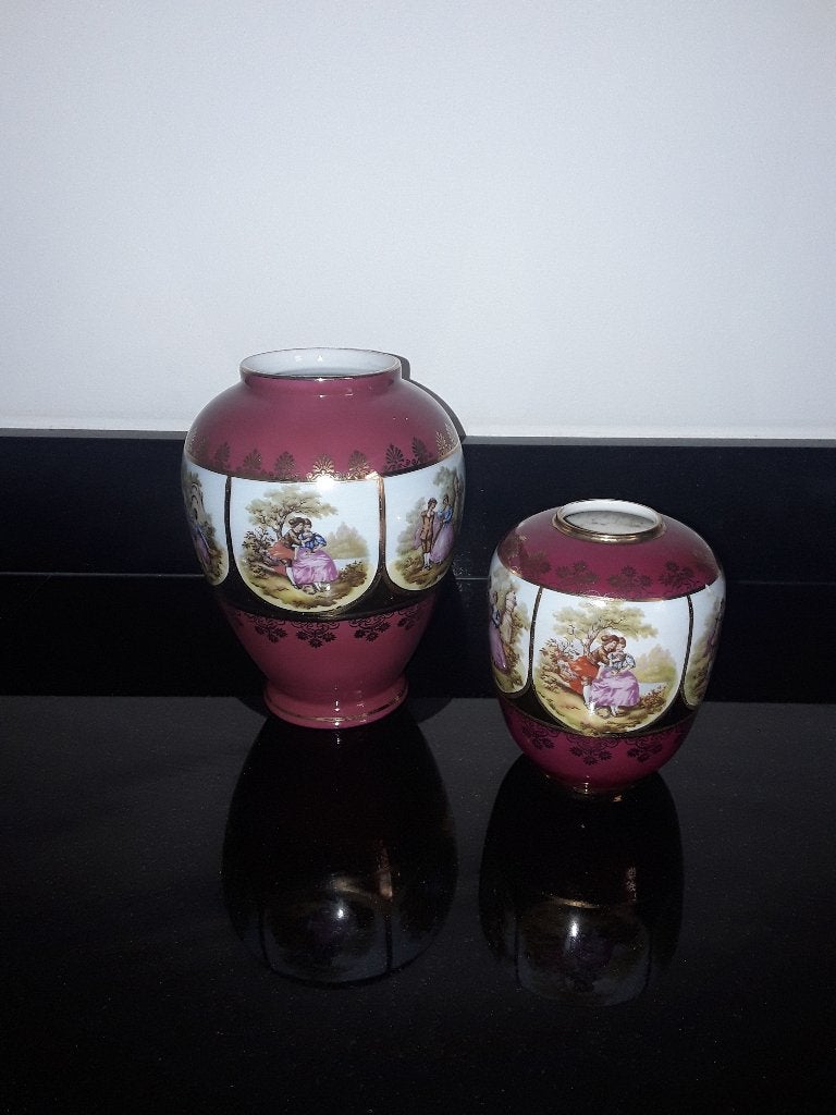 2 Oude Carlsbad barok bolvazen met limoge decor, Antiek en Kunst, Antiek | Porselein, Verzenden