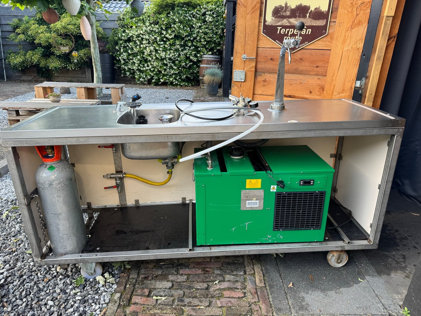Mobiele tapinstallatie met spoelbak en CO2-fles, Ophalen of Verzenden, Gebruikt, Overige typen