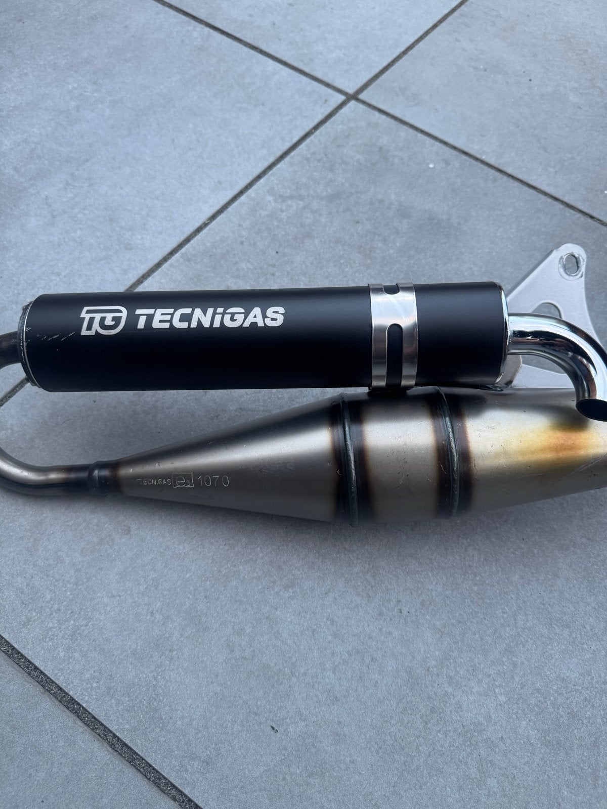 Tecnigas uitlaat nette staat voor scooter/brommer 2 takt, Fietsen en Brommers, Brommeronderdelen | Algemeen, Verzenden, Zo goed als nieuw