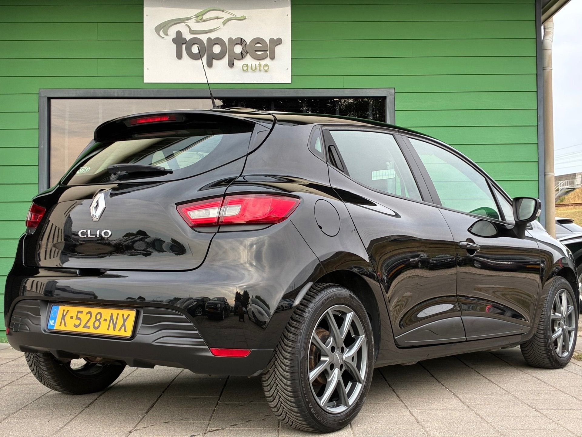 Renault Clio 1.2 Collection|1e Eigenaar|Navigatie|CruiseCont, Auto's, Renault, Voorwielaandrijving, Euro 5, Gebruikt, Multifunctioneel stuurwiel