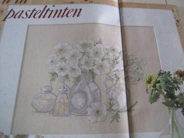 Borduurpatroon  Pastel tinten  bloemen   nr 8564, Verzenden, Nieuw, Handborduren, Patroon