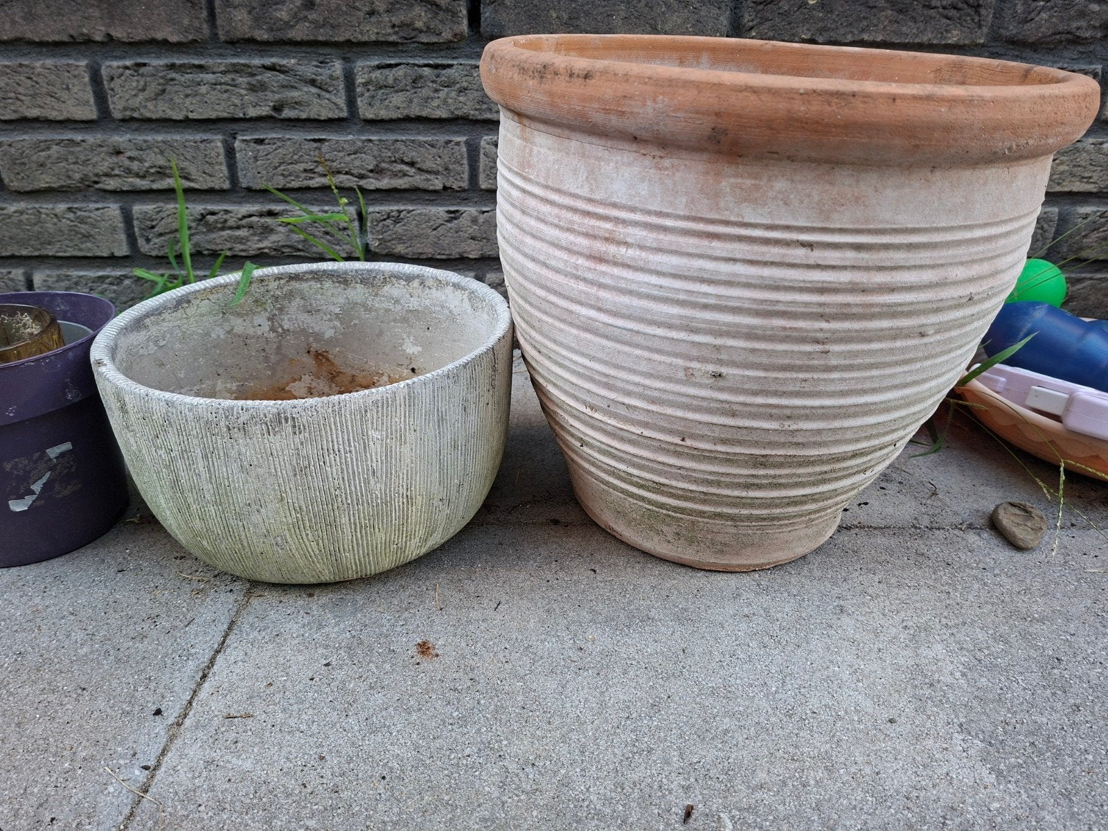 Gratis bloempotten, Gebruikt, Rond, Minder dan 40 cm, Beton