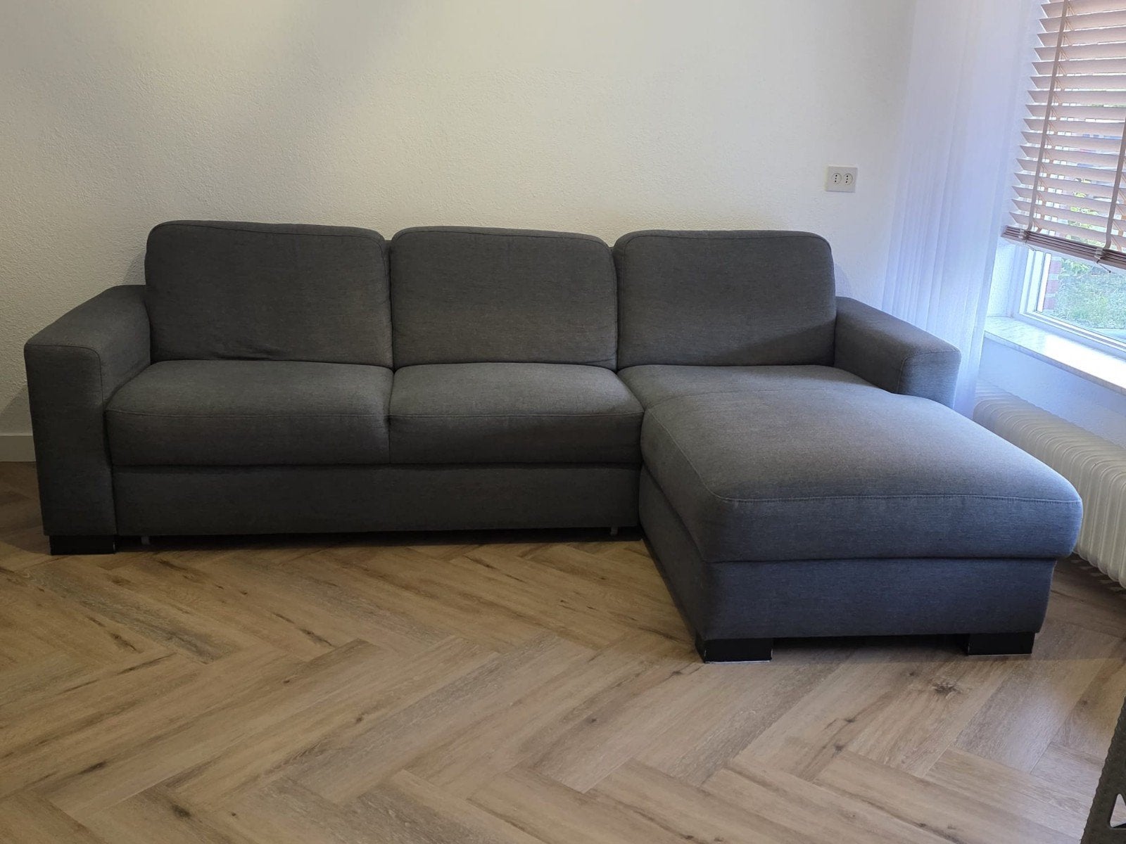 Grijze hoekbank met slaapfunctie en opbergruimte, Gebruikt, 100 tot 125 cm, Modern, Functioneel, Hoekbank
