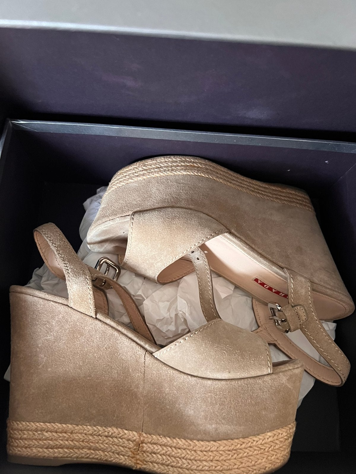 Prada sandalen sleehak maat 38,5, Verzenden, Zo goed als nieuw, Beige, Sandalen of Muiltjes