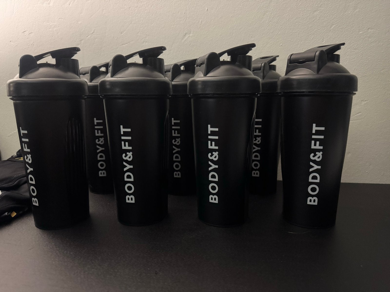 Body & Fit Shake Bekers - Zwart (Set van 8), Ophalen, Zo goed als nieuw