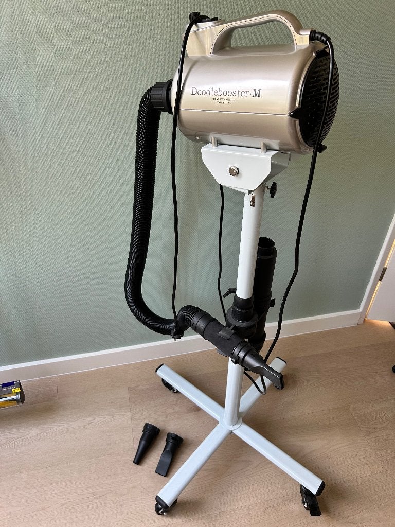 Doodlebooster M met standaard, Dieren en Toebehoren, Overige merken, Ophalen, Zo goed als nieuw, Waterblazer/föhn