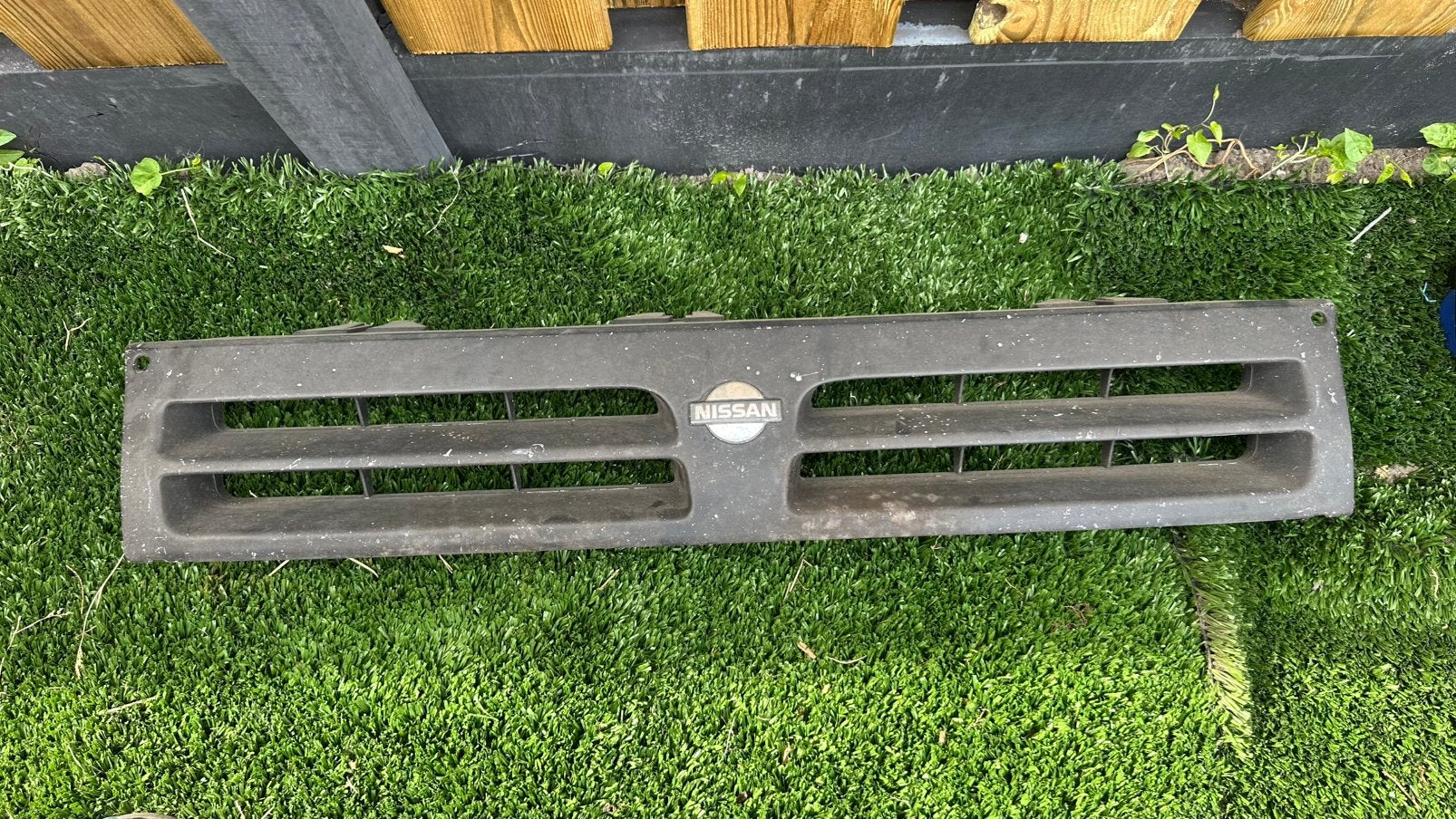 Nissan micra k10 facelift grill met embleem, Ophalen, Nissan, Bumper