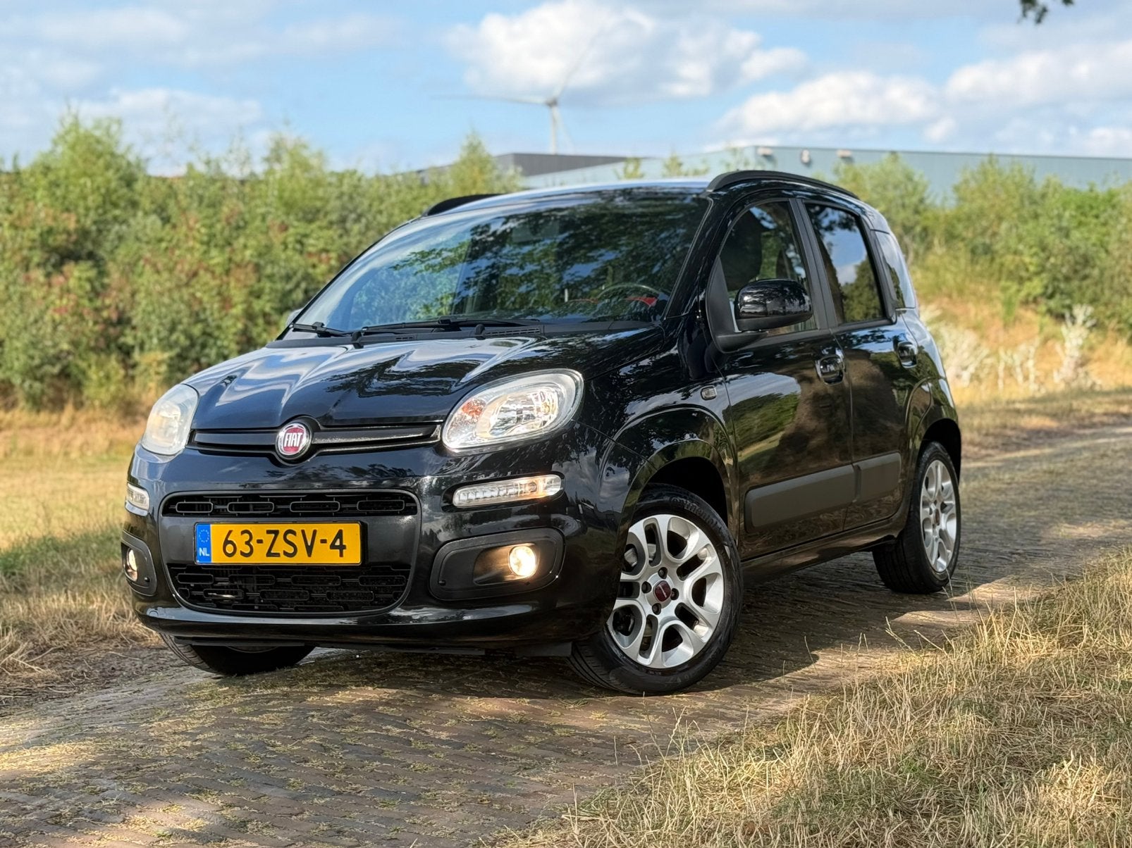 Fiat Panda 0.9 2013 5-DR | NW. APK! | NAVI | ONDERHOUD GEHAD, Auto's, Fiat, Voorwielaandrijving, 40 €/maand, Panda, Leder en Stof