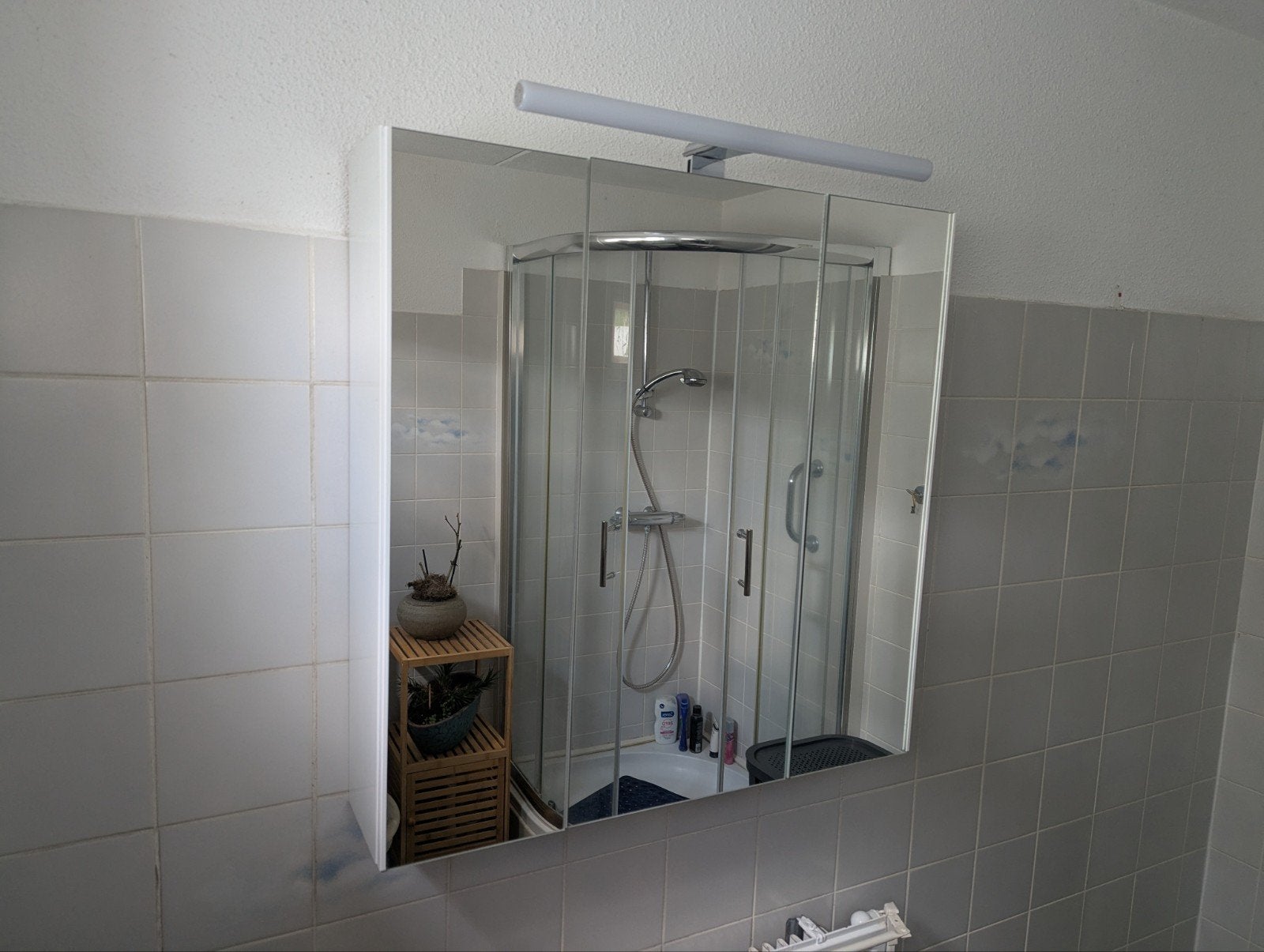Spiegelkast met verlichting en stopcontact, Ophalen, 50 tot 100 cm, Minder dan 25 cm, Minder dan 100 cm