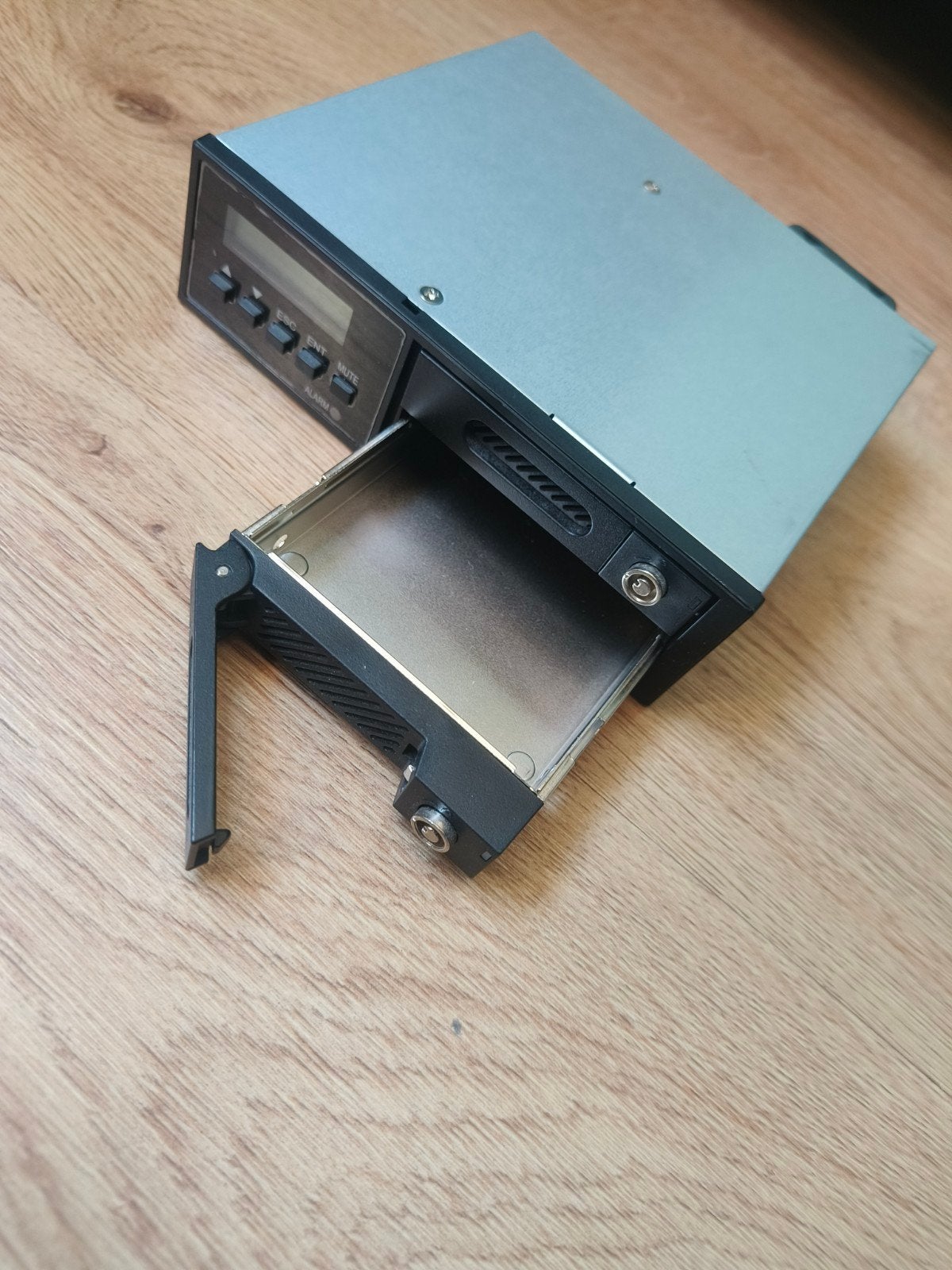 RaidSonic IR2022 RAID Behuizing (zonder schijven), Gebruikt, Server, Ophalen of Verzenden, 2.5 inch