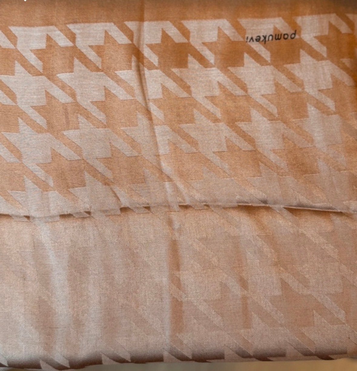 Pamukevi Sjaal Fendi Look-a-like Taupe Kleur, Verzenden, Nieuw, Sjaal
