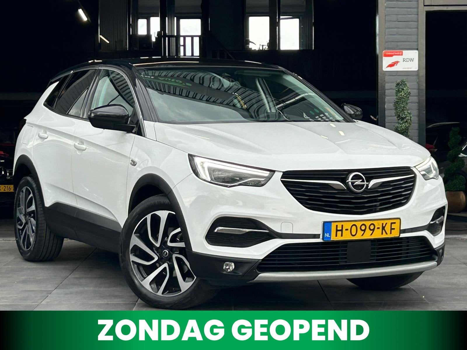 Opel Grandland X 1.2Turbo Innovation|AUT|Carplay|PANO|Cruise, Auto's, Opel, Gebruikt, 1199 cc, Met garantie (alle), Leder en Stof