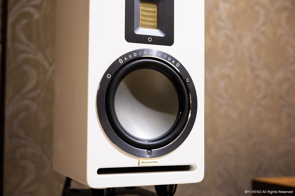 Audiovector QR1 SE.