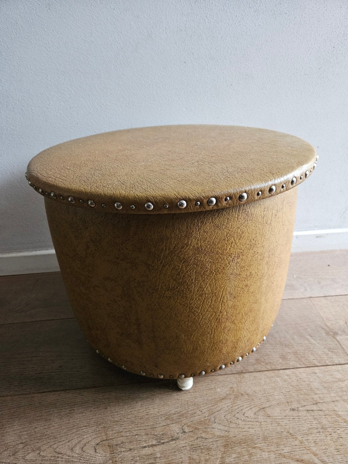 Vintage poef met opbergruimte., Minder dan 50 cm, Gebruikt, Minder dan 50 cm, Ophalen of Verzenden