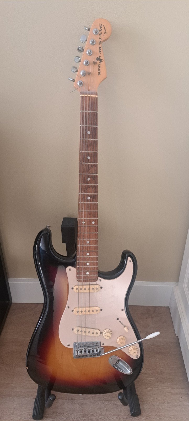 Sunn Mustang by Fender elektrische gitaar, NC436284, Muziek en Instrumenten, Ophalen, Gebruikt, Solid body, Fender