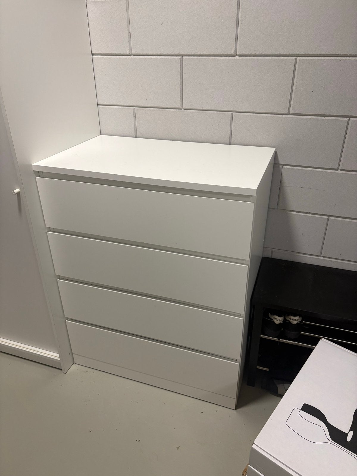 Witte ladekast met 4 laden ikea, Huis en Inrichting, Ophalen, Overige materialen, 100 tot 150 cm, 50 tot 100 cm
