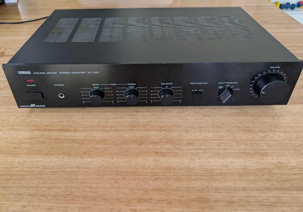 Yamaha Natural sound amplifier AX-300 versterker, Yamaha, Ophalen of Verzenden, Zo goed als nieuw, 120 watt of meer