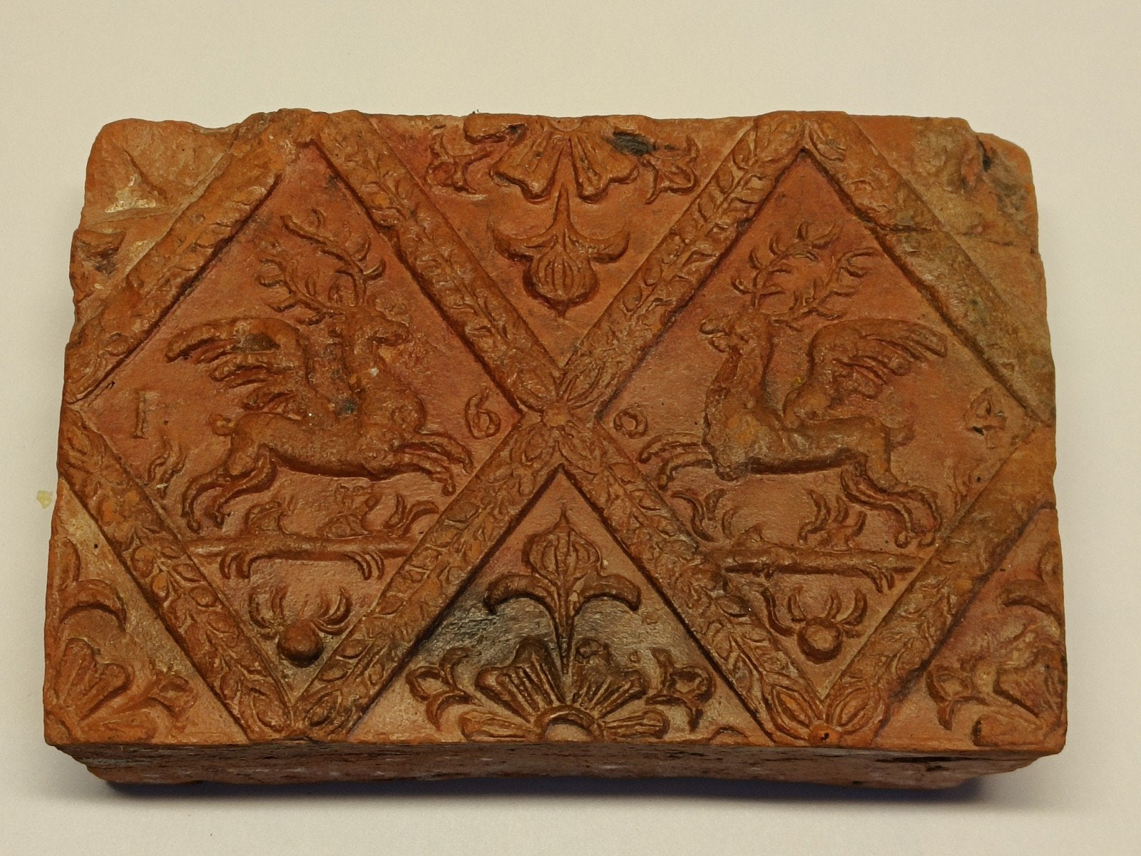 HAARDSTEEN UIT 1604, Antiek en Kunst, Verzenden