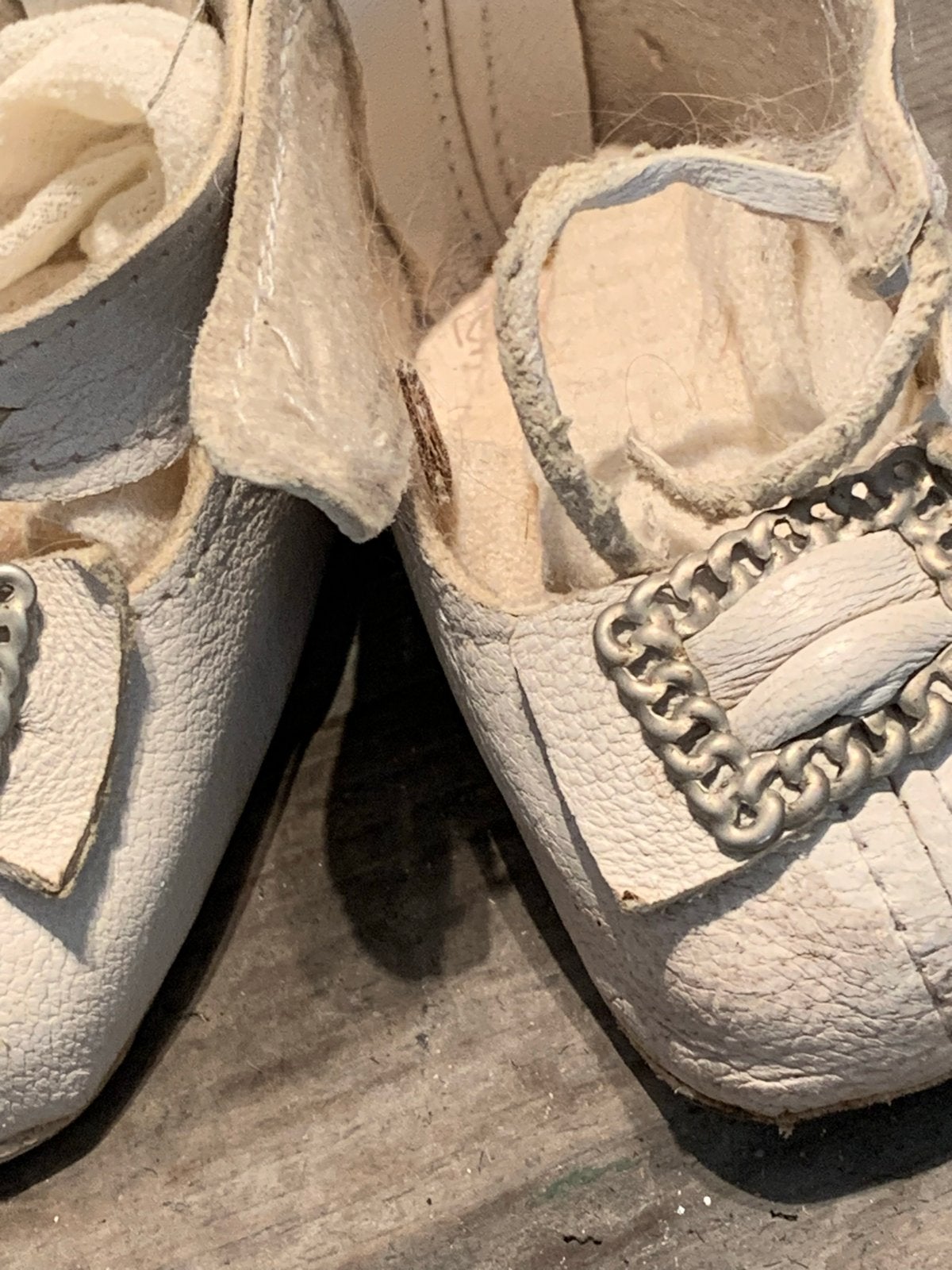 Antieke zeemleren babyschoentjes met sokjes, Ophalen of Verzenden, Kinderen