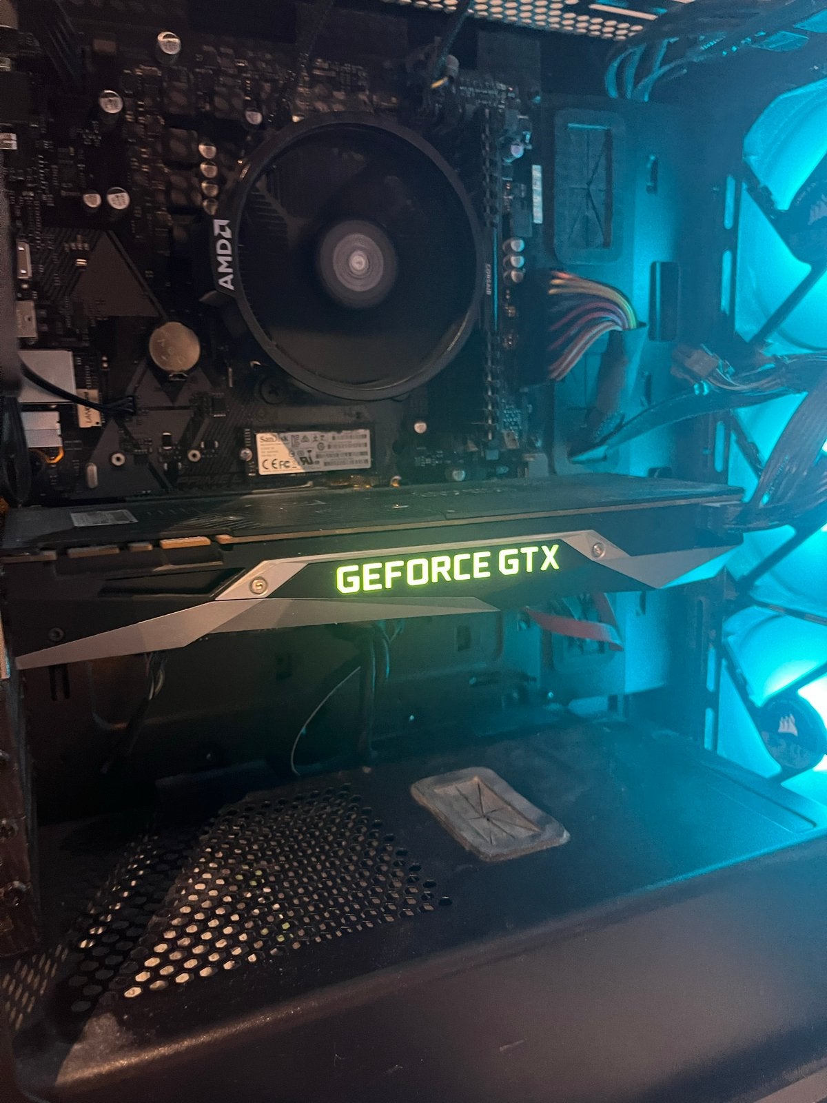 Gaming PC met AMD Ryzen 5 2600 en NVIDIA GTX 1070, 8 GB