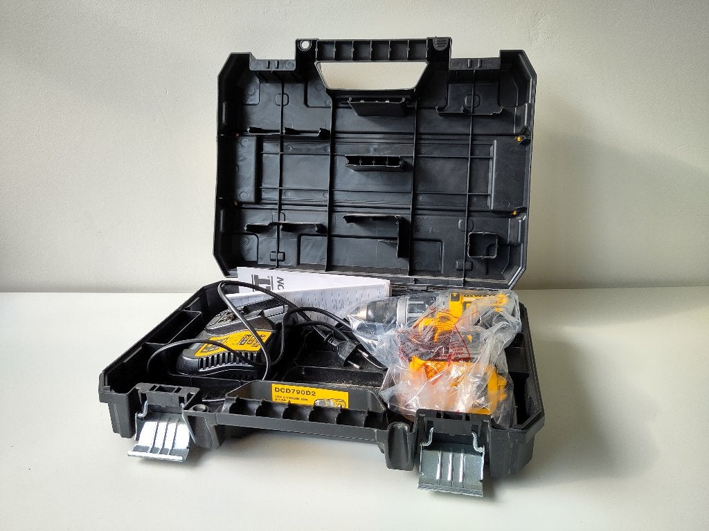 Nieuw! DeWalt DCD796 Accuboor (body) + Oplader, Doe-het-zelf en Verbouw, 600 watt of meer, Nieuw, Ophalen of Verzenden, Klopboormechanisme