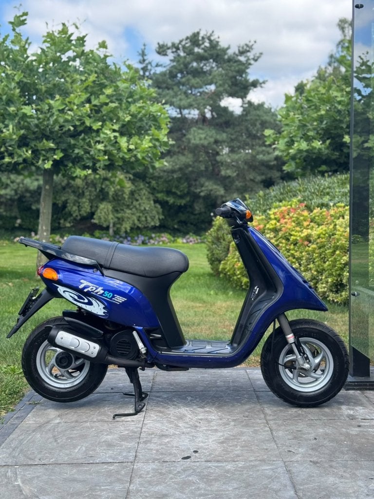 ⭐️Piaggio Typhoon 50cc 2 takt donker blauw in nette staat⭐️