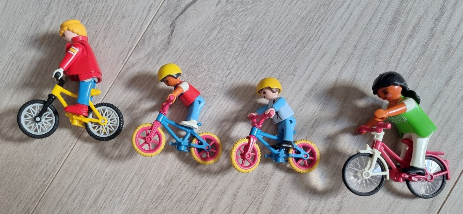 Playmobil, familie op de fiets, Ophalen of Verzenden, Zo goed als nieuw