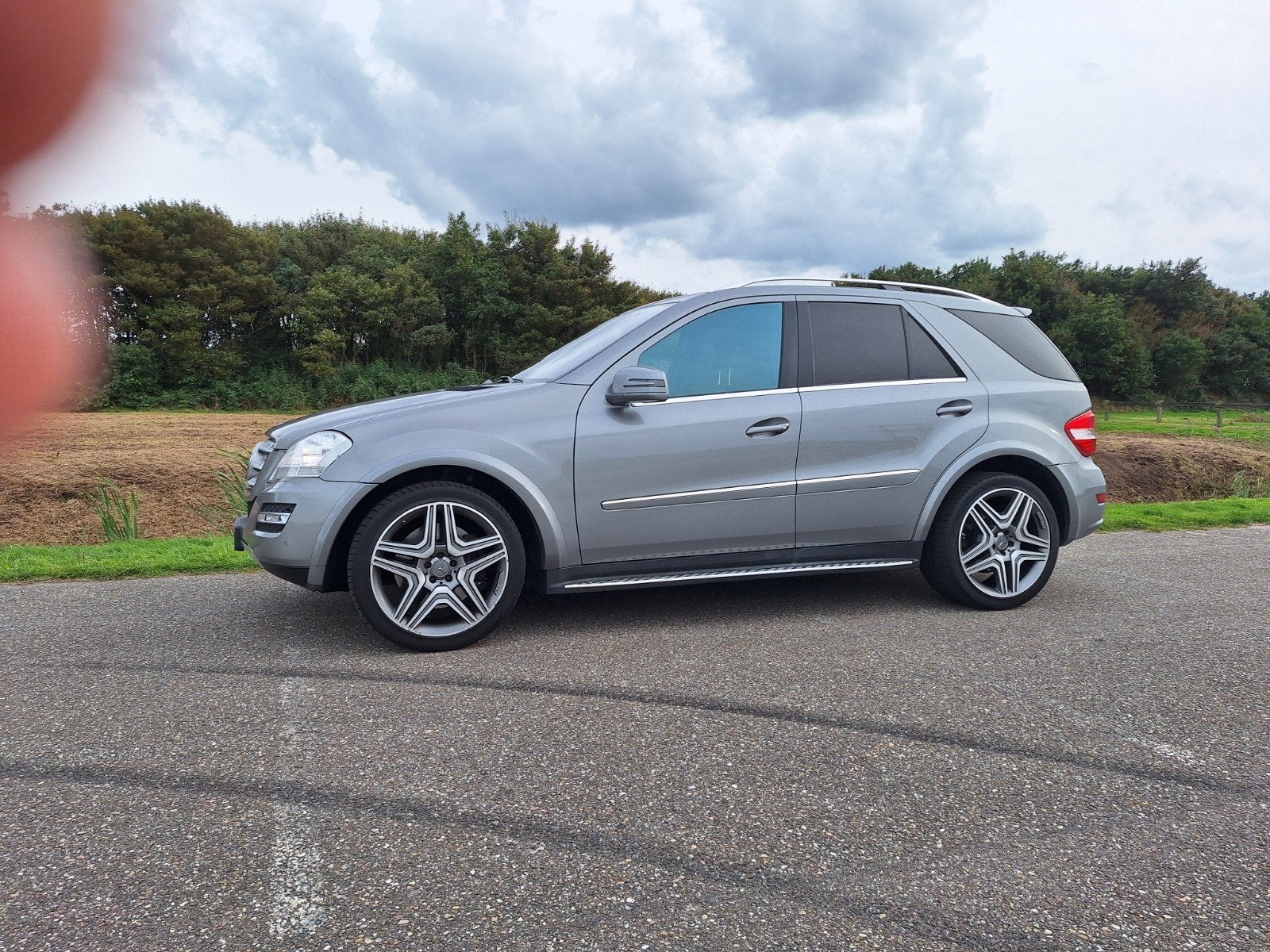 Mercedes-Benz M-Klasse 5.5 Ml500 4MATIC AUT 2011 Grijs, Auto's, Mercedes-Benz, Automaat, 5461 cc, 8 cilinders, 138 €/maand
