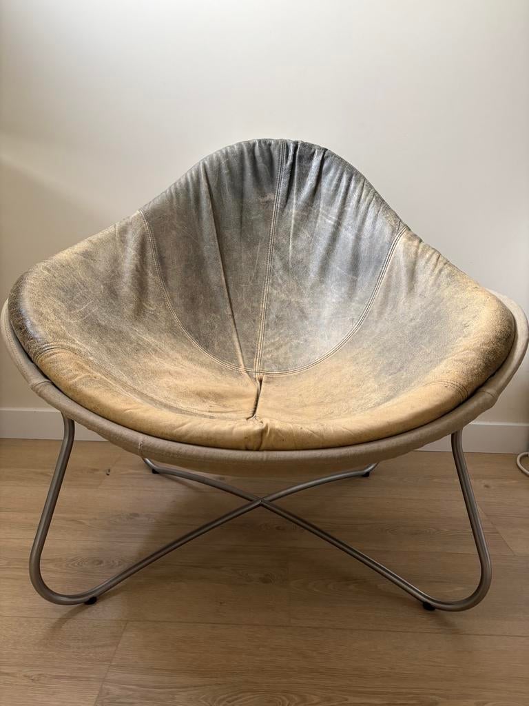 LABEL leren schaalstoel fauteuil vintage stijl topkwaliteit, Huis en Inrichting, Fauteuils, Ophalen, Gebruikt, Leer, 75 tot 100 cm