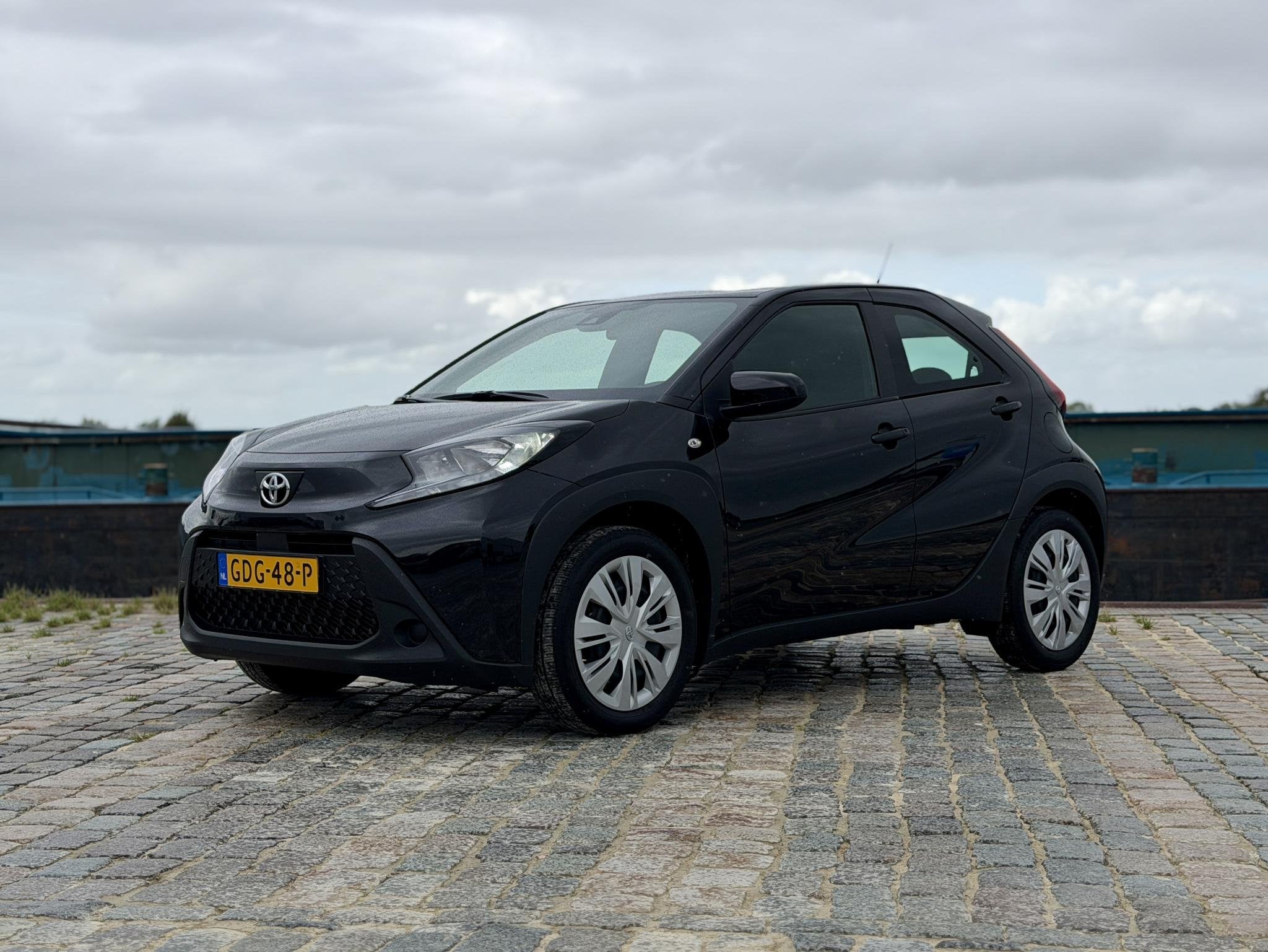 Toyota Aygo X 1.0 VVT-i S-CVT Play AUTOMAAT|Carplay|ACC|Came, Automaat, Postbus 212
4940 AE  Raamsdonksveer, NL, Zwart, Toyota