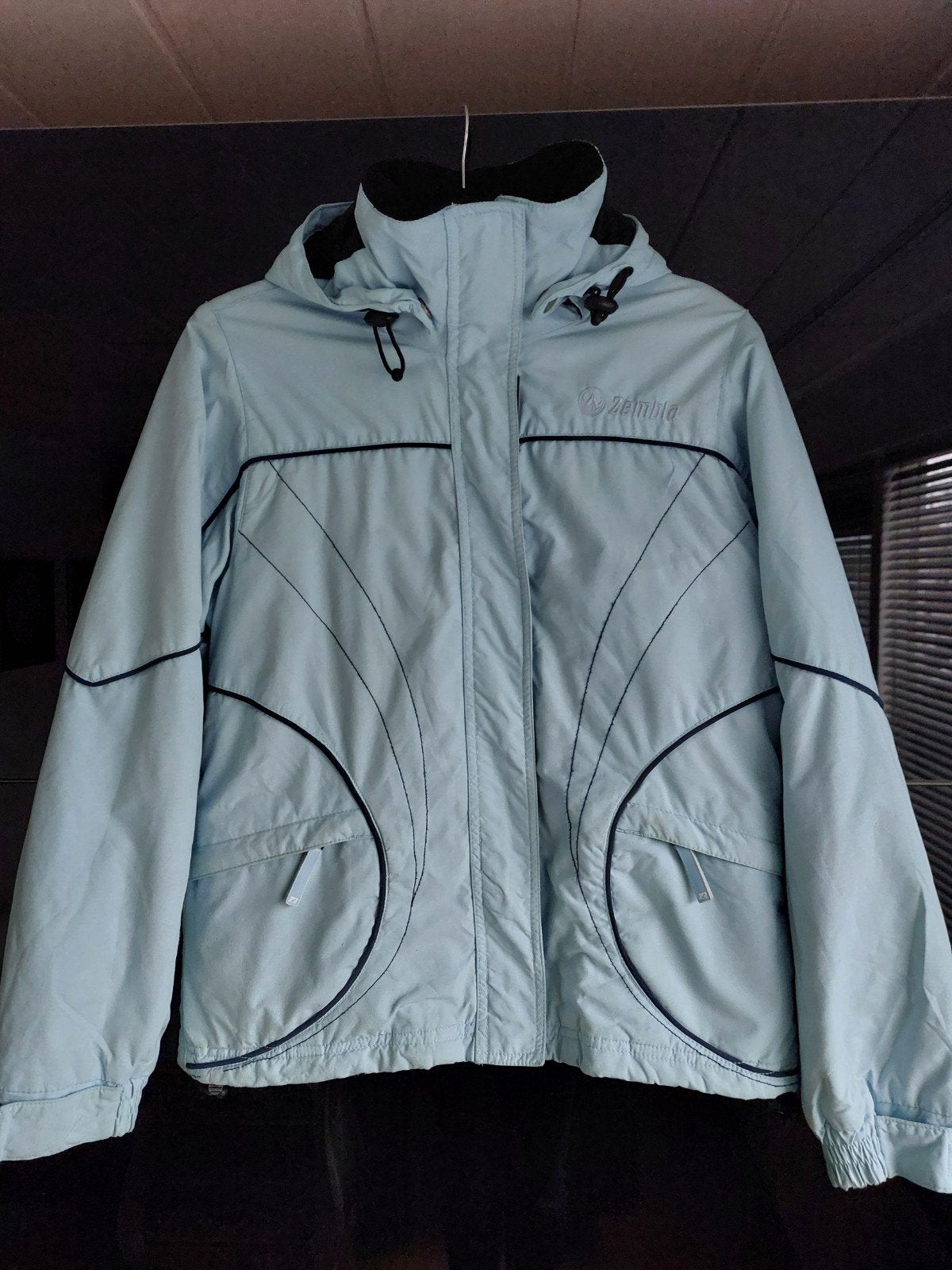 WINDDICHT en WATERPROOF JACK/JAS van ZEMBLA ook WINTERSPORT, Kleding | Dames, Blauw, Zo goed als nieuw, Maat 36 (S), ZEMBLA