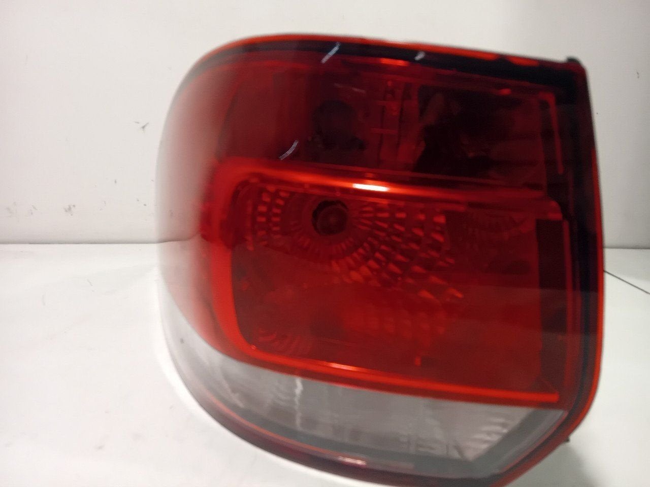 Achterlicht links buiten Volkswagen Golf, Onderdelen@venauto.nl, Van der Ven Autorecycling B.V., Gebruikt, Ettenseweg 76, 4706 PB Roosendaal, The Netherlands