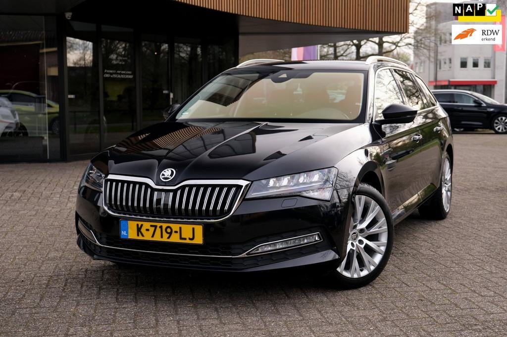 Skoda Superb Combi 1.5 TSI ACT Business Edition|Rijklaar!|AC, Auto's, Skoda, Bedrijf, Te koop, Superb, ABS, Achteruitrijcamera