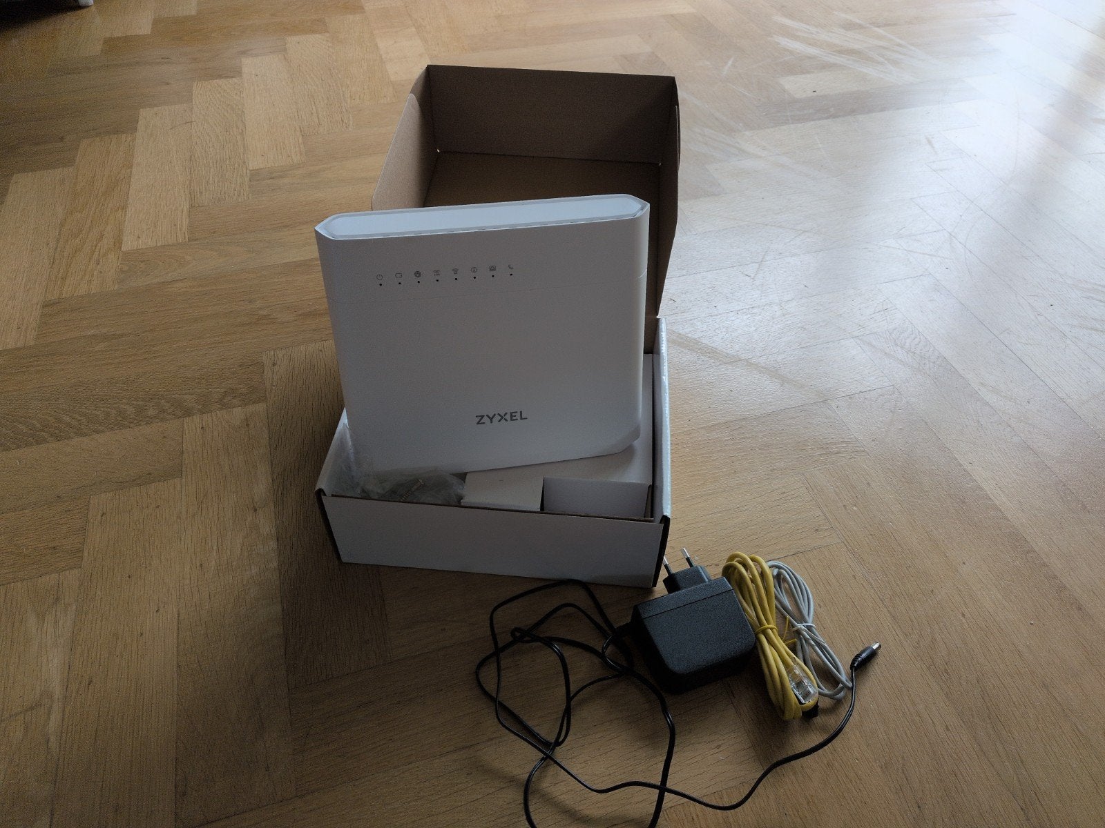Zyxel Router met modem en Wifi, Ophalen of Verzenden, Gebruikt, Router met modem, Zyxel
