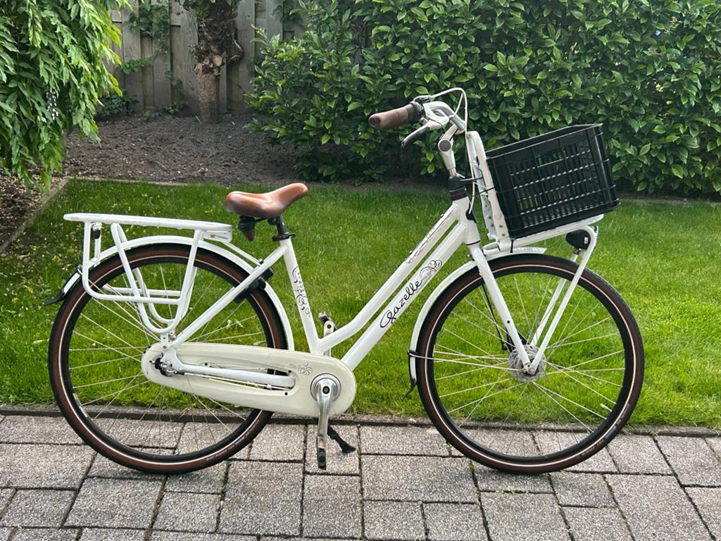 Gazelle Miss Grace Damesfiets met Voordrager en Mand, Ophalen, Gebruikt, 47 tot 50 cm, Versnellingen