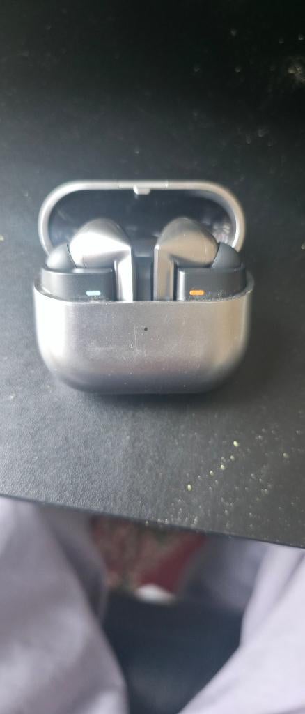 Buds 3 pro, Telecommunicatie, Mobiele telefoons | Oordopjes, Ophalen, Gebruikt, In oorschelp (earbud), Bluetooth