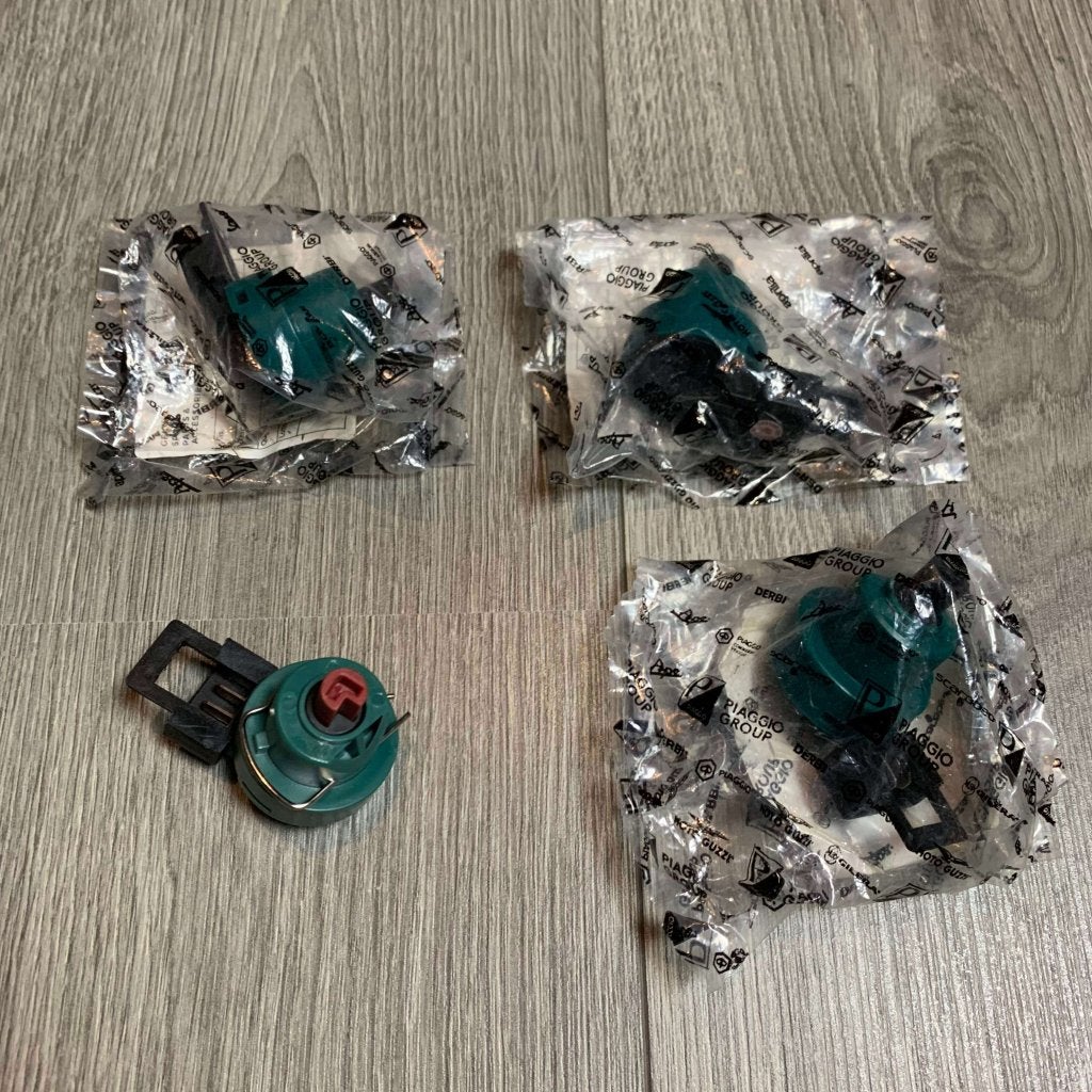 Elektrisch Gedeelte Contactslot Piaggio / Vespa, Info@jynkx.com, Nieuw, Ophalen of Verzenden, Piazza 99