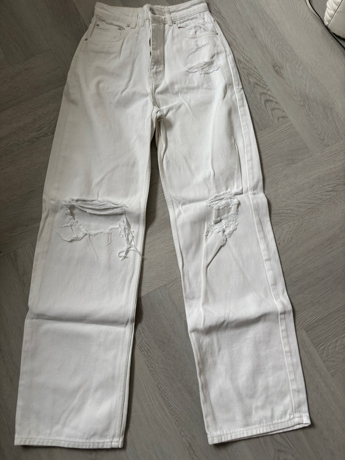 Mooie straight leg spijkerbroek van Pull & Bear mt 36, Ophalen of Verzenden, Zo goed als nieuw, Wit, W28 - W29 (confectie 36)