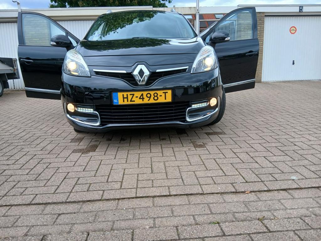 Renault Grand Scenic 1.2 TCE 7P 2016 Zwart, Voorwielaandrijving, 15 km/l, 4 cilinders, Leder en Stof