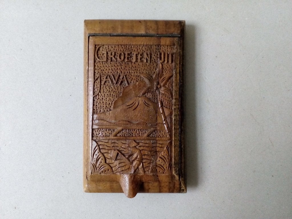 Oud Javaans houten sigarettendoosje. Rond 1942, Antiek en Kunst, Ophalen of Verzenden