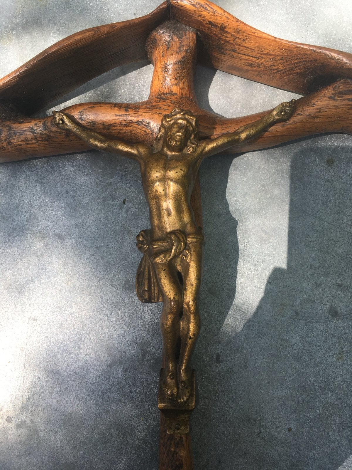 Antiek houten kruisbeeld met bronzen corpus, Antiek en Kunst, Ophalen of Verzenden