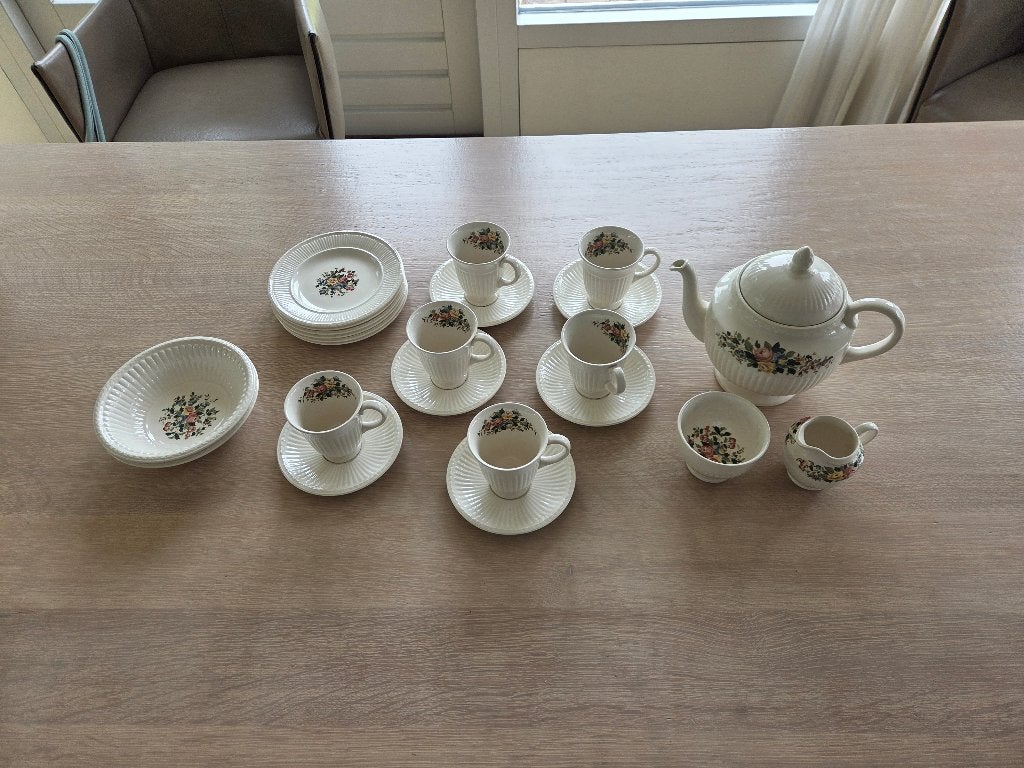 Koffie servies Wedgwood, Huis en Inrichting, Ophalen, Overige materialen, Zo goed als nieuw, Wedgwood