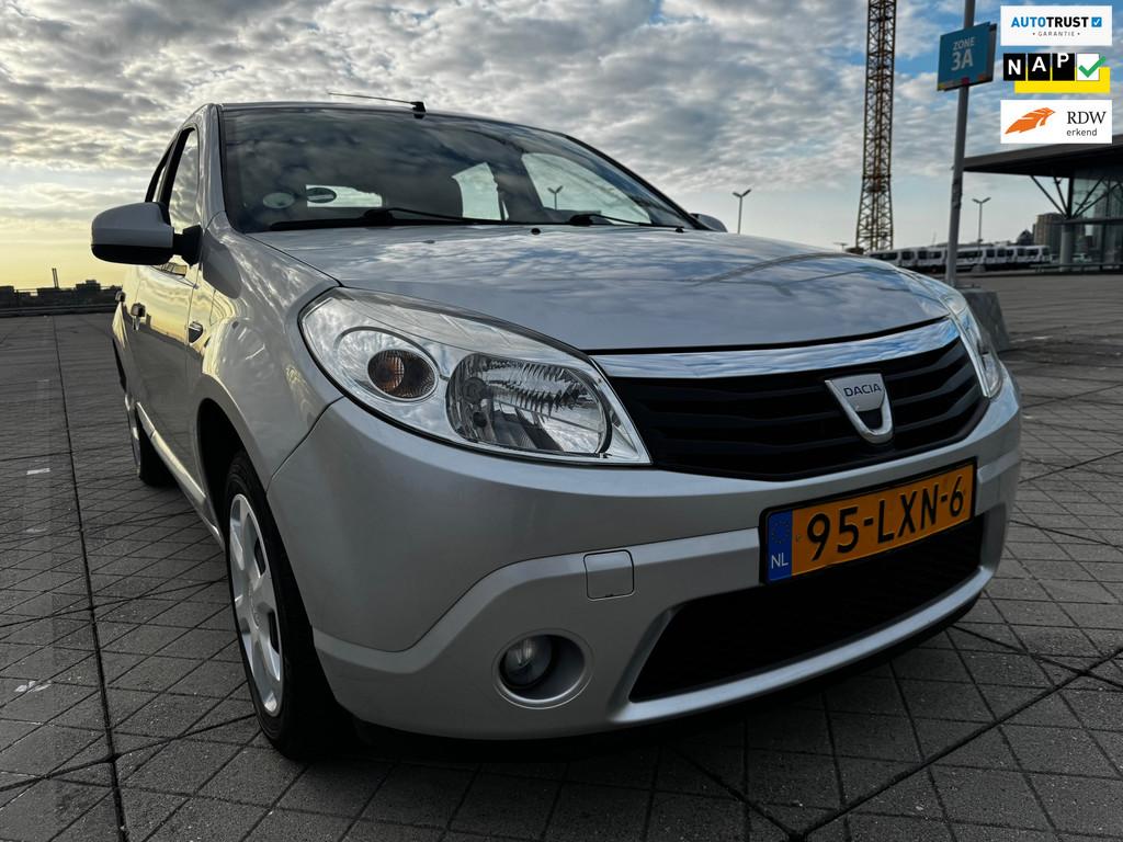 Dacia Sandero 1.2 Lauréate AIRCO 1STE EIGENAAR TREKHAAK NAP, Auto's, Dacia, Bedrijf, Te koop, Sandero, ABS, Airbags, Airconditioning