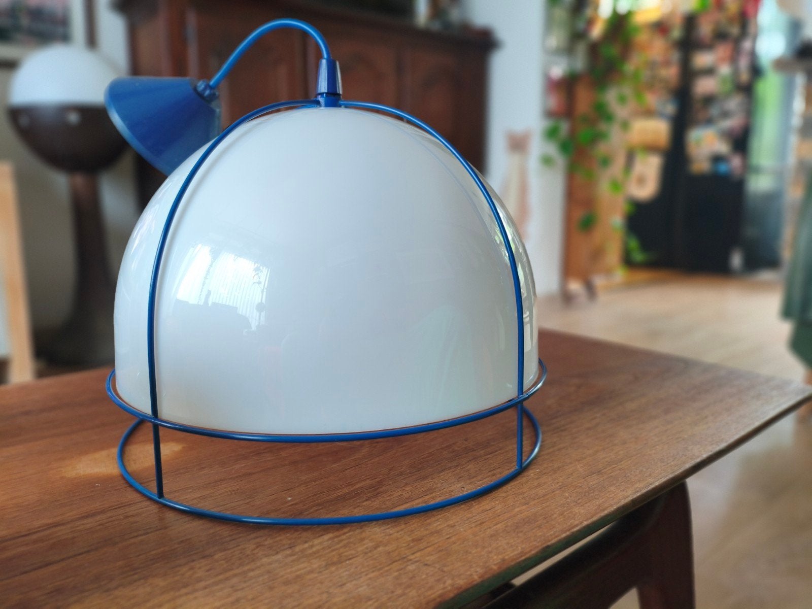 vintage 1980s Hockey Helmet hanglamp space age blauw wit, Zo goed als nieuw, Memphis, Metaal, E27 (groot)