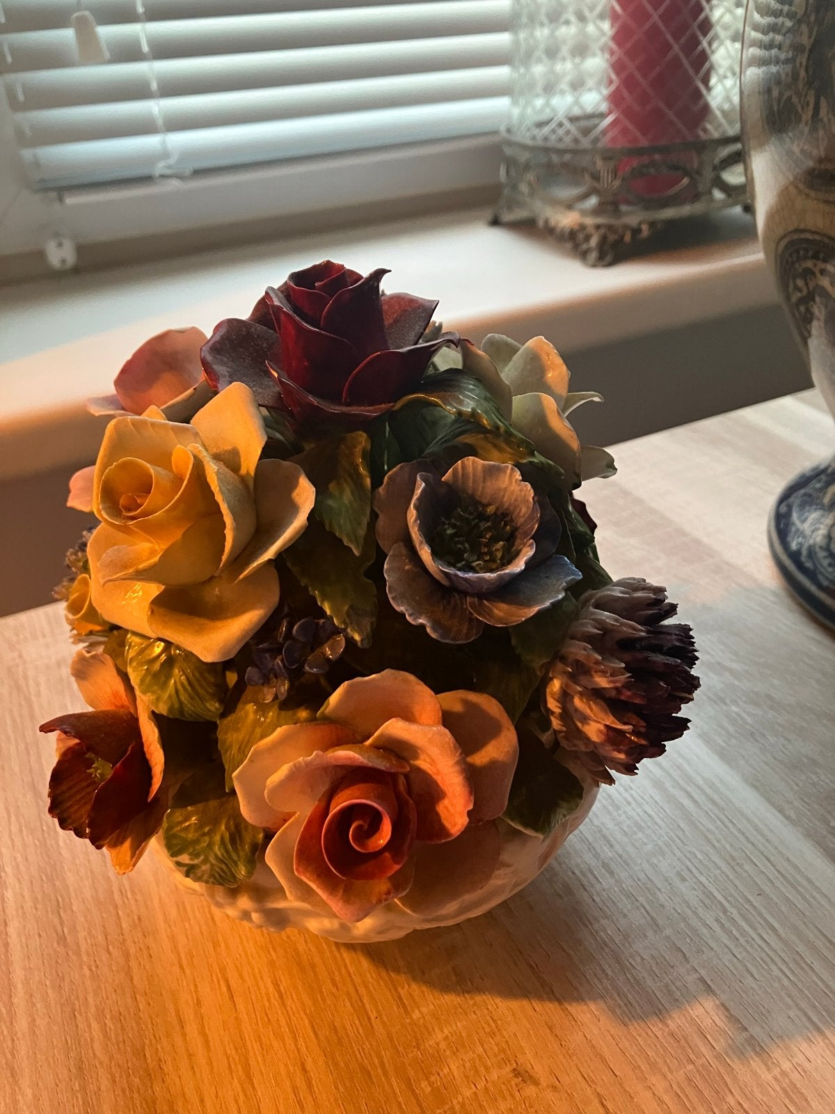 Prachtige Capodimonte porseleinen bloemenmand, Ophalen of Verzenden