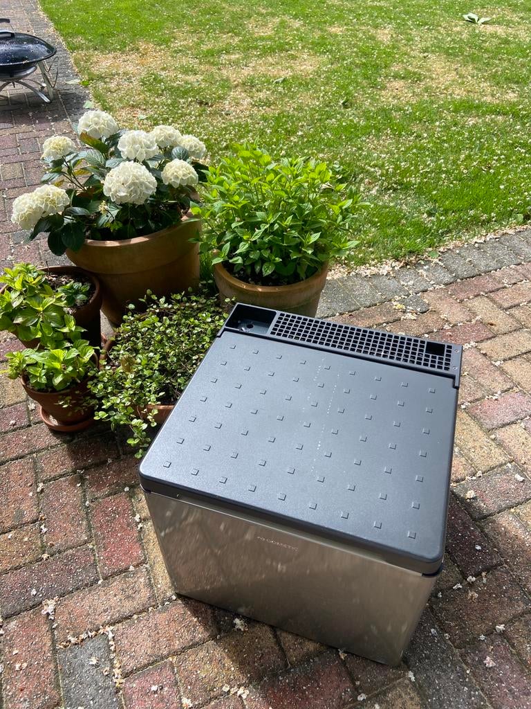Mestic koelbox alleen voor 220 volt!, Caravans en Kamperen, Koelboxen, Ophalen of Verzenden, Zo goed als nieuw, Koelelement