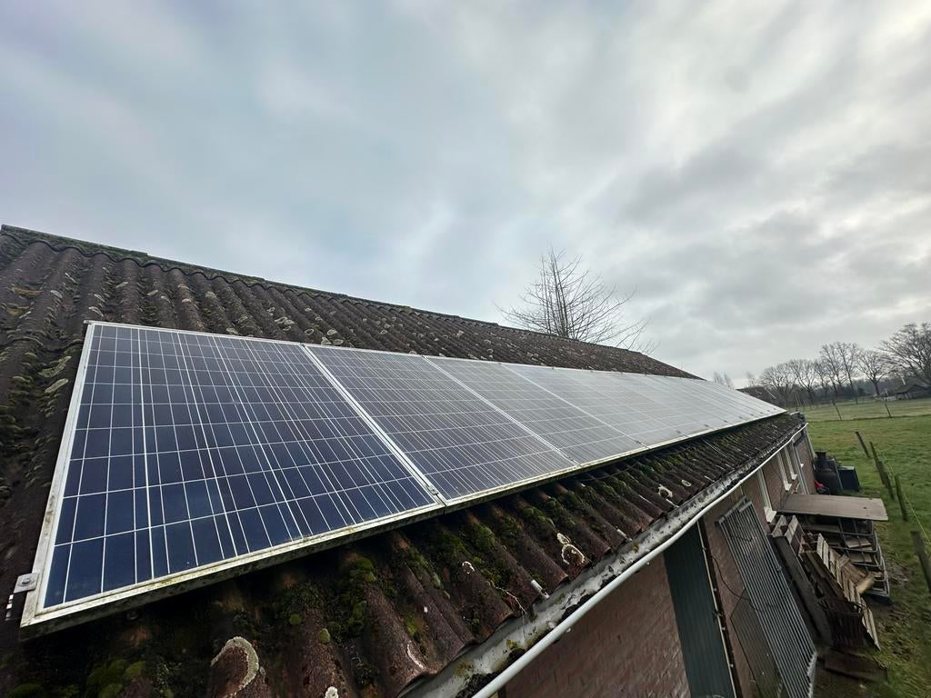 12 stuks goede zonnepanelen en bijhorend omvormer!, Doe-het-zelf en Verbouw, Zonnepanelen en Toebehoren, Ophalen, Zo goed als nieuw