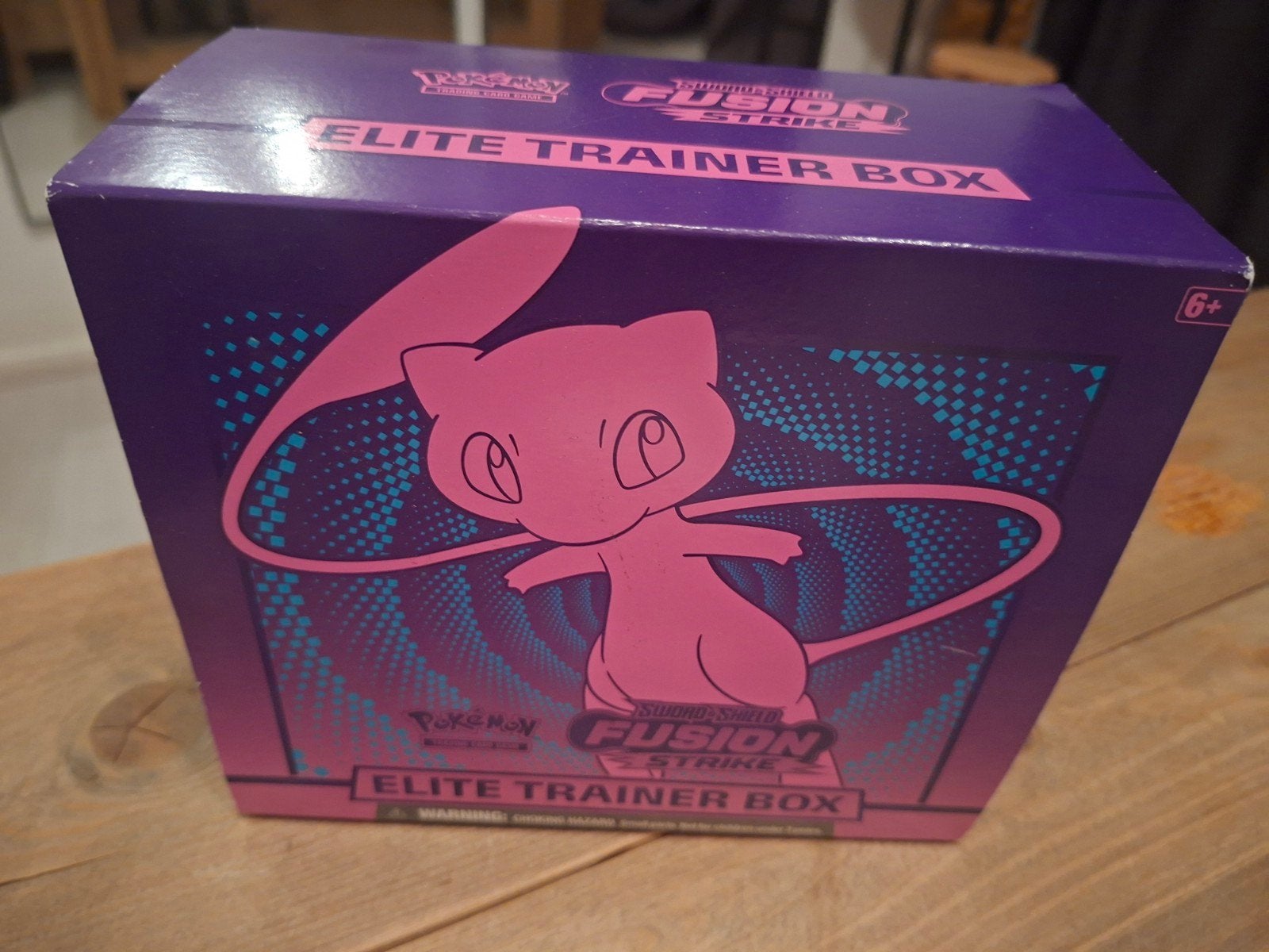 Elite Trainer Box Pokemon, Ophalen of Verzenden, Zo goed als nieuw